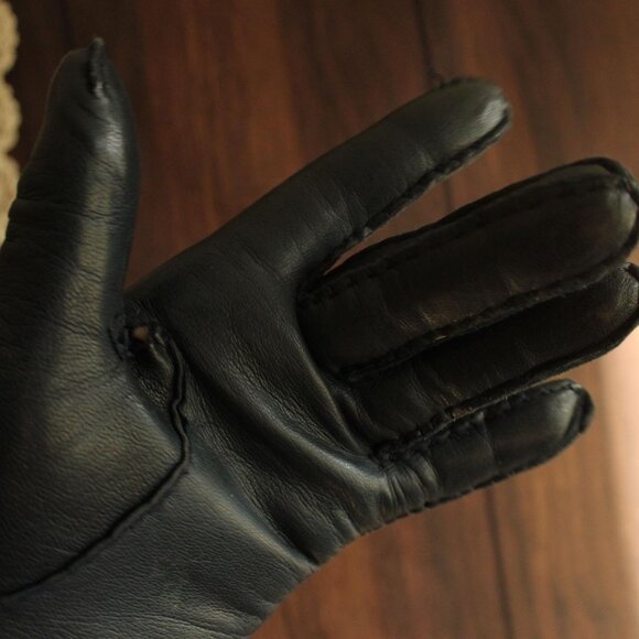 Vintage 1950s Gloves, Size 7 Navy Blue Leather Wrist Or Matinee Length Gloves - Picture 13 of 13